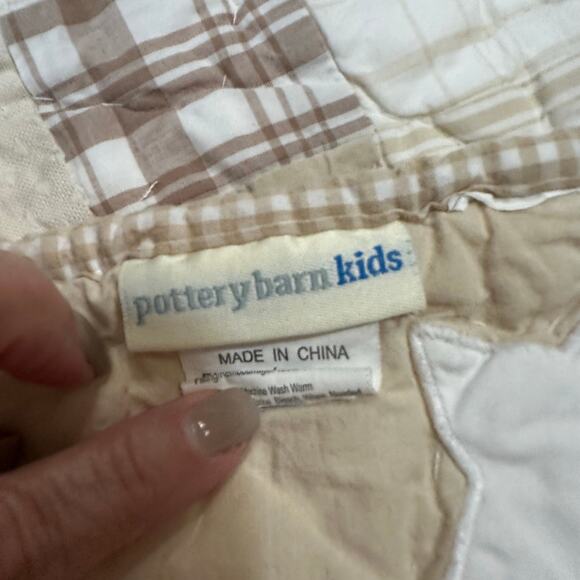 Pottery Barn Kids Patchwork Star Quilt Crib Throw 36x51 Toddler Wall Decor - Picture 5 of 8